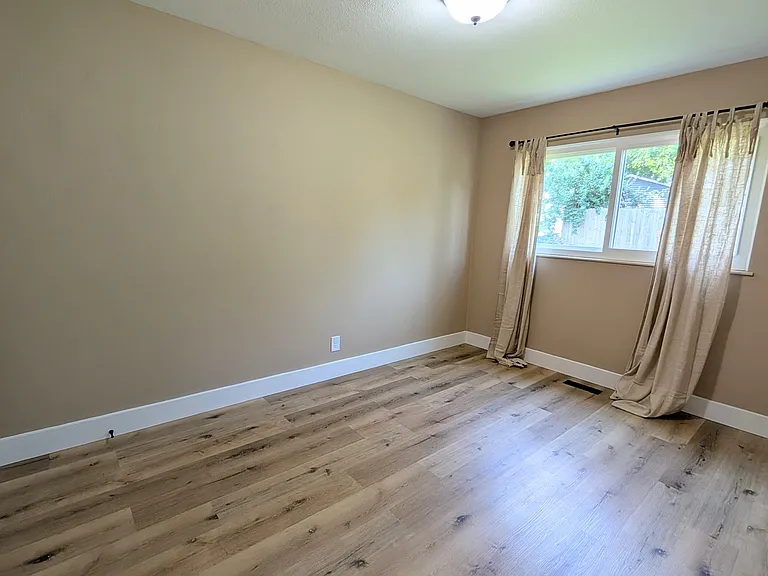 1504 Woodbine Dr — Photo 15