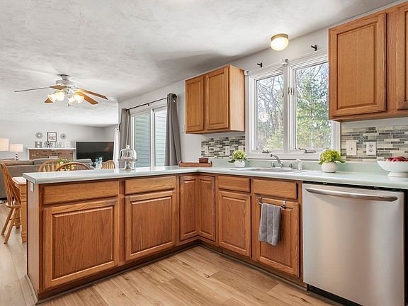 5th image of 8 Liberty Rd