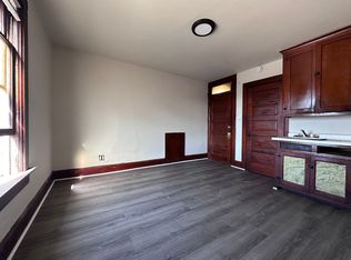 426 S Jefferson St #8, Green Bay, WI 54301