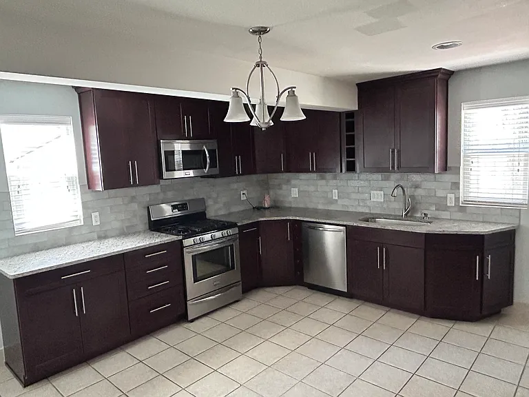 311 Catalpa Dr — Photo 6