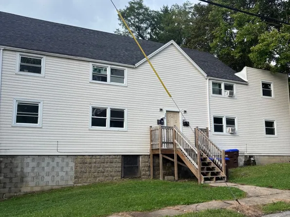 381 Liberty Ave, 381 Liberty St #102, Sharon, PA 16146