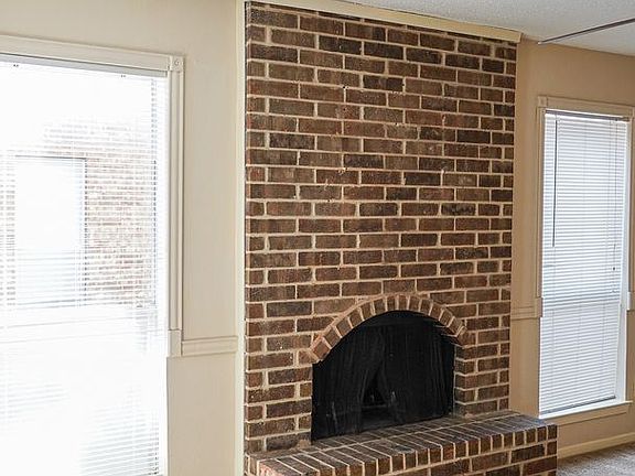 3rd image of 115 Romana Cir #B
