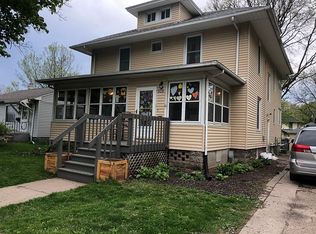 818 7th Ave S, Clinton, IA 52732