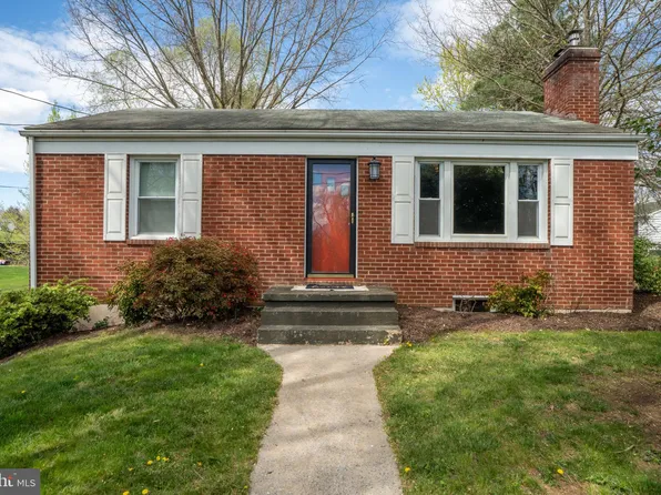 4 Woodland Park Dr, Luray, VA 22835