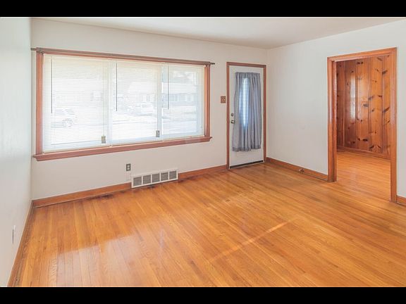 2nd image of 9414 Theodosia Ave