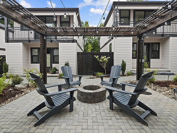 4th image of 805 3rd St
