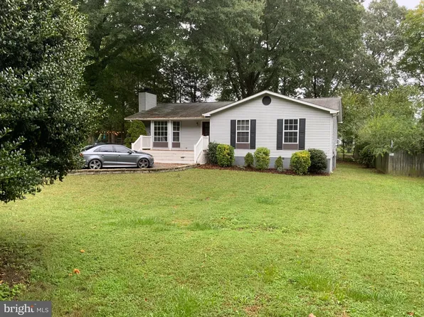 236 Cedar Ave, Colonial Beach, VA 22443