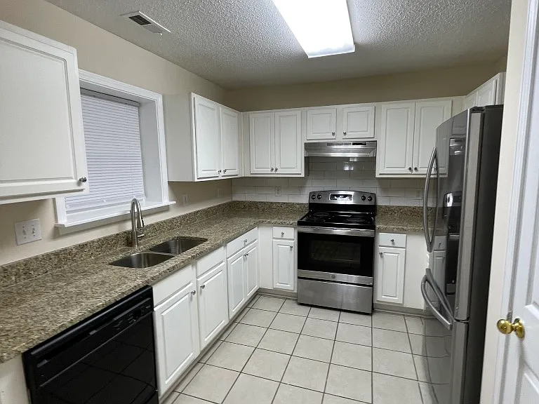 113 Gingerlilly Ct — Photo 4