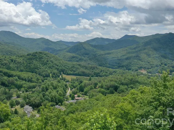 29 Signal Ridge Rd, Sylva, NC 28779