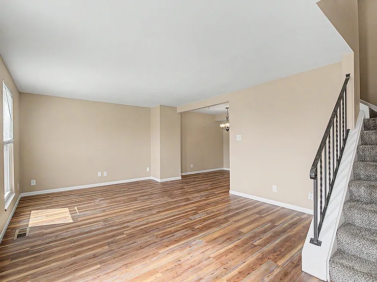 1406 Old Town Ct — Photo 6