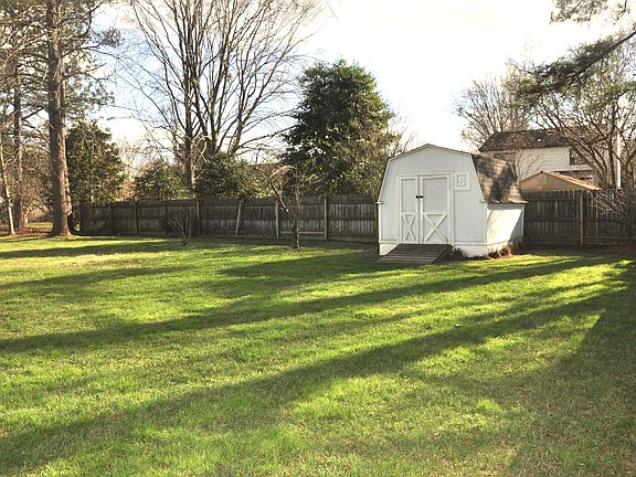 3rd image of 111 Coachman Dr