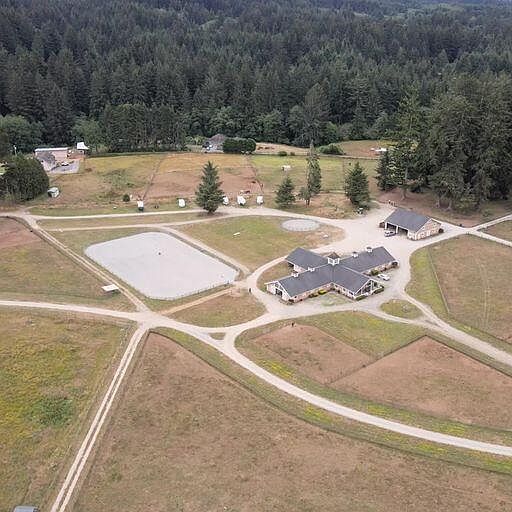 1st image of 4415 Woods Ln