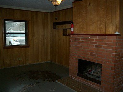 5th image of 1902 N Henderson St