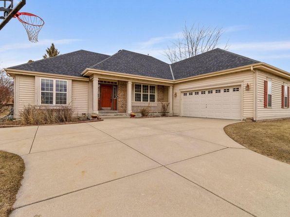 3838 East Stargrass LANE, Oak Creek, WI 53154