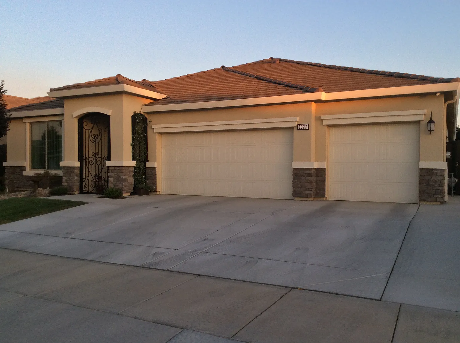 3027 W Perez Ave photo 1