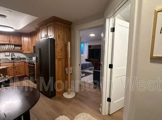 667 Wildflower Cir UNIT B, North Salt Lake, UT 84054