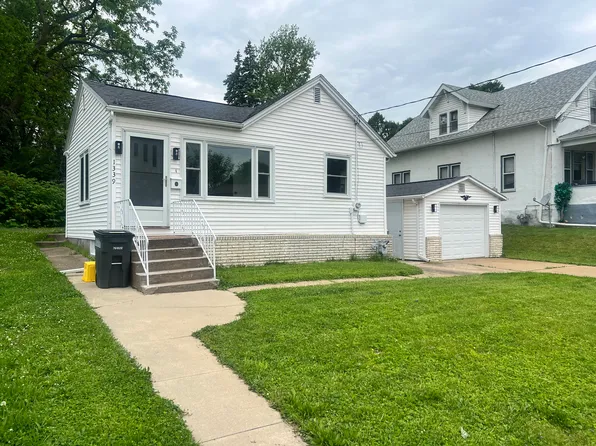 1339 Belmont St, Dubuque, IA 52001