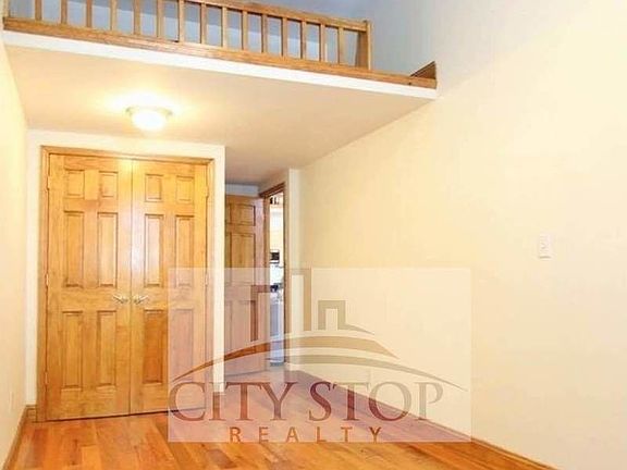 3rd image of 59 W 74th St APT 3B