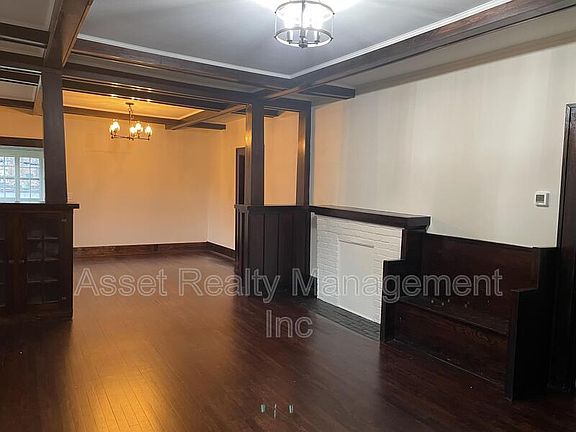 4th image of 2722 E 5th Ave