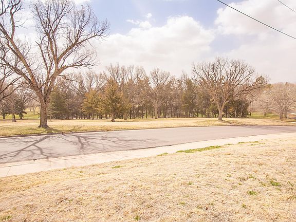 4th image of 3 Parkview Dr