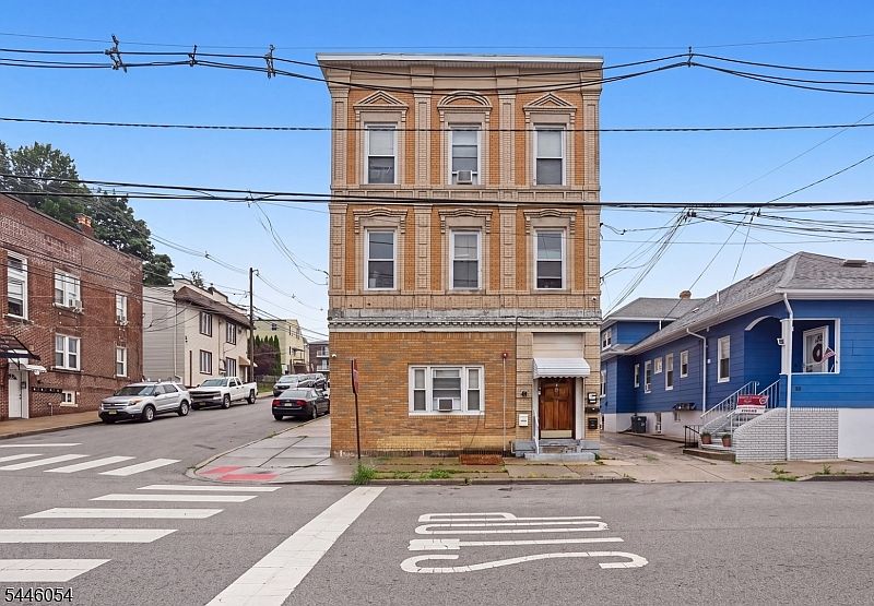 1st image of 83 Westminster Pl