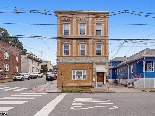 83 Westminster Pl, Garfield City, NJ 07026