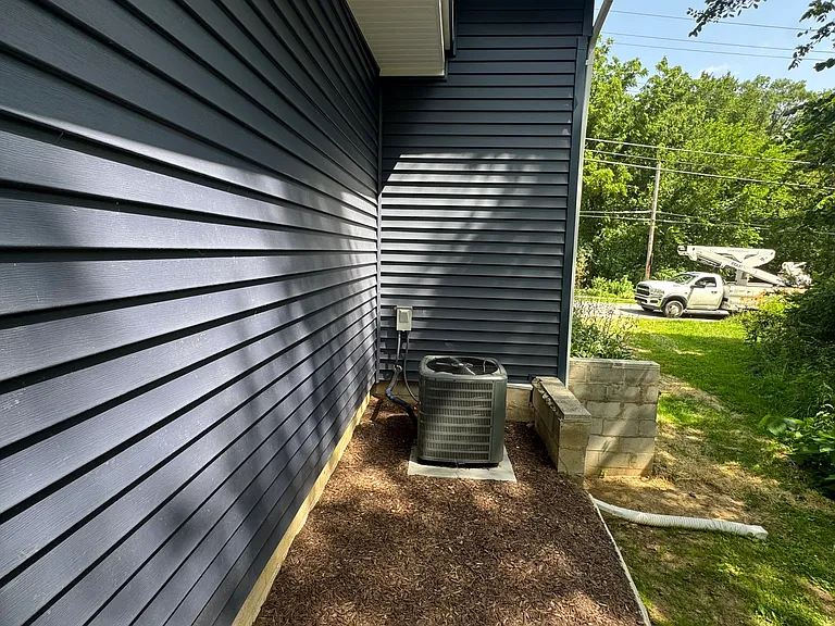 557 West St — Photo 36