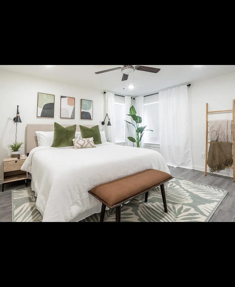 2 bed, 752 sqft, $1,900 — Photo 3