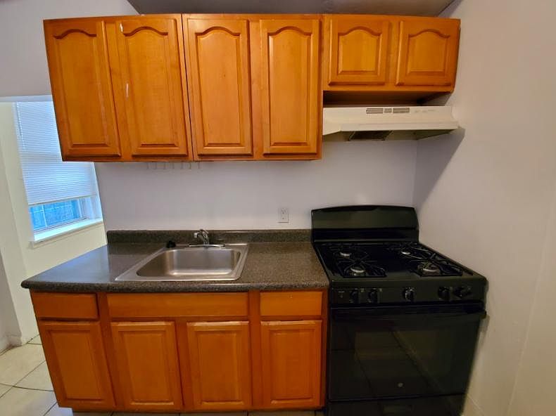 1st image of 231 S 51st St APT 3