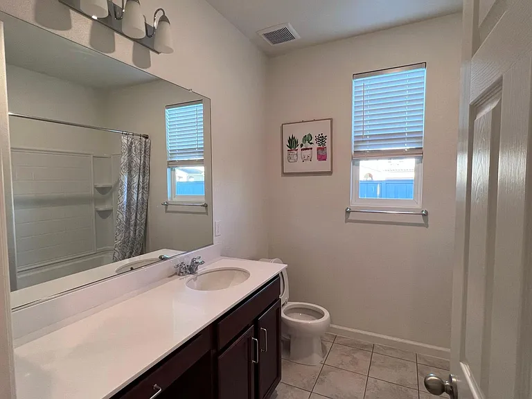 1400 Van Zee Dr — Photo 7