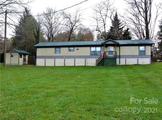 720 Jackson Loop Rd, Flat Rock, NC 28731