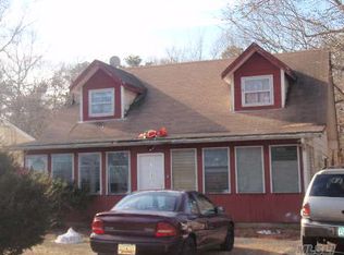 102 Homestead Dr, Coram, NY 11727