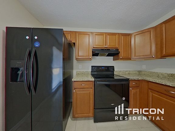 4th image of 2592 Elderberry Dr