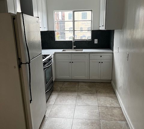 3rd image of 1209 S La Cienega Blvd #1209B