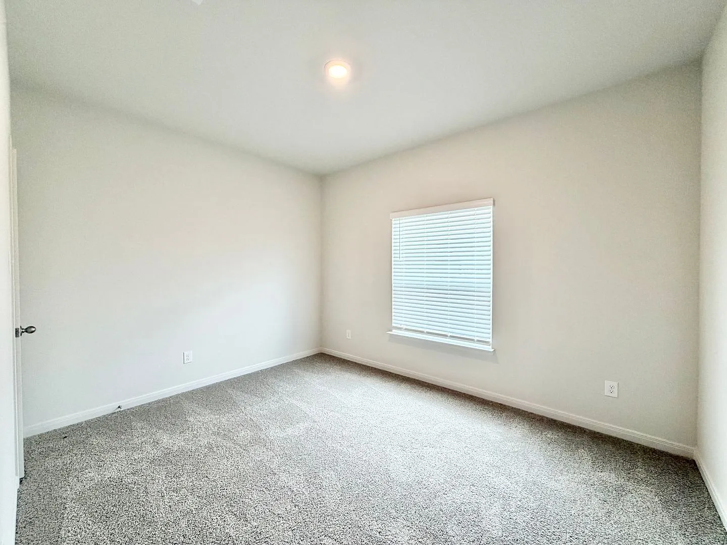 Brand-New 3BR Home with Open Layout, Flex Space & Covered Patio! — Photo 4