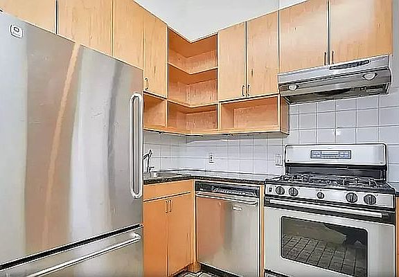 2nd image of 157 Lexington Ave #6E