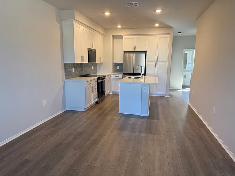4889 Merida Way — Photo 10