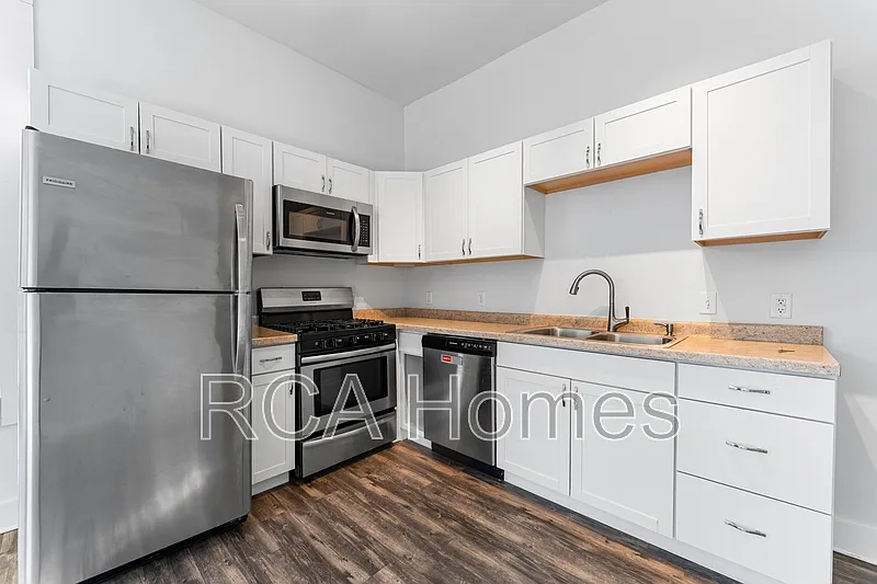 1112 Pleasant St #3 photo 1
