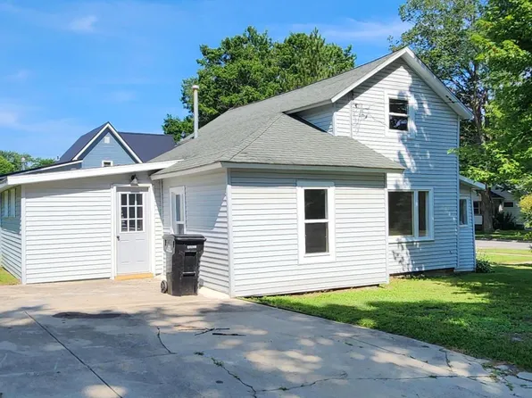 436 E Marshall St, Hastings, MI 49058