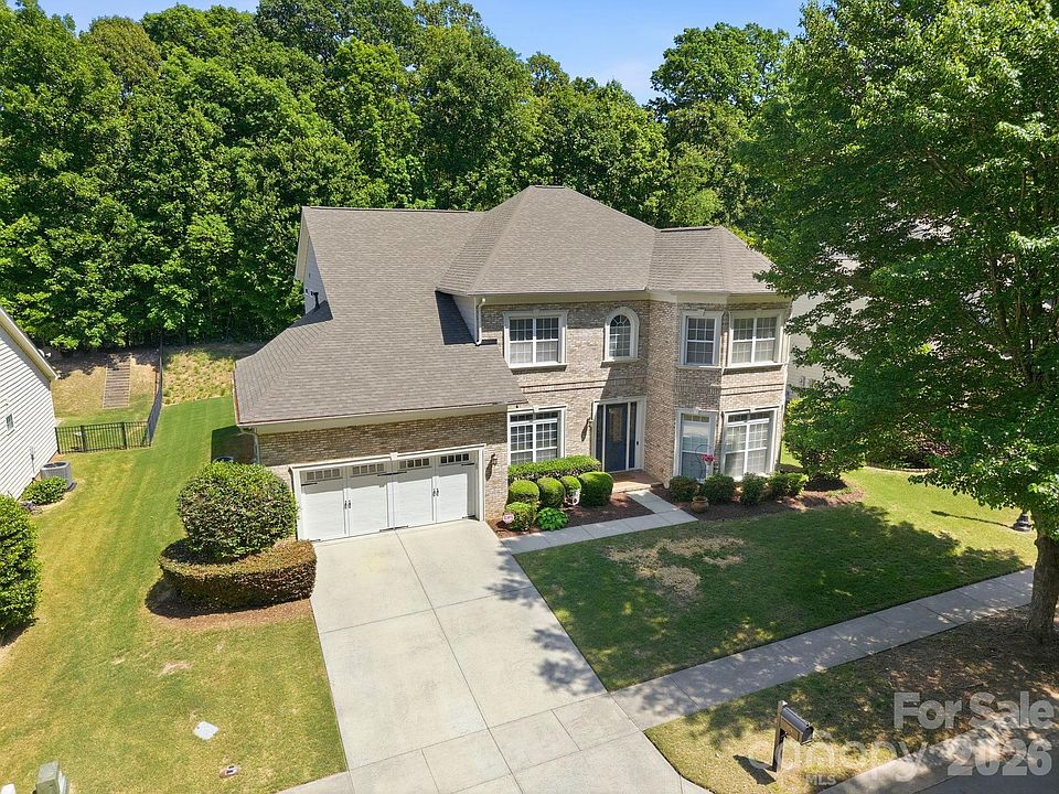 1st image of 204 Black Mountain Dr