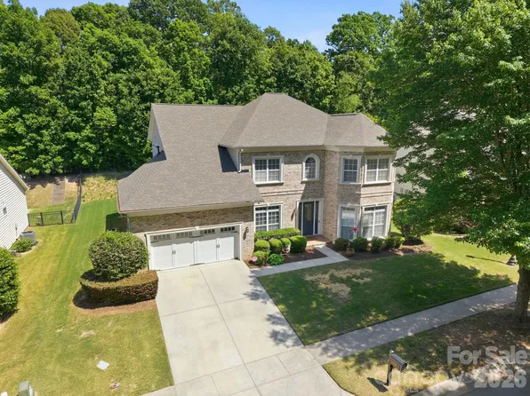 204 Black Mountain Dr, Fort Mill, SC 29708