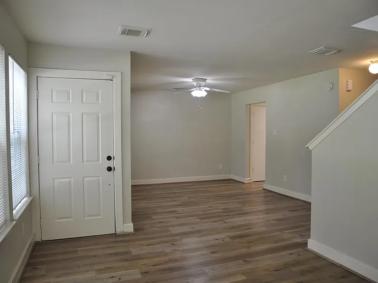 20734 Settlers Lake Cir N — Photo 11