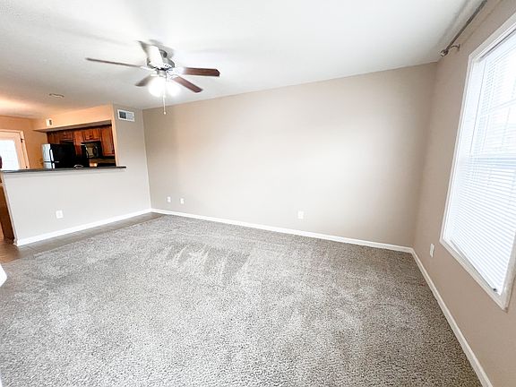 2nd image of 2276 McCormick Ln APT C
