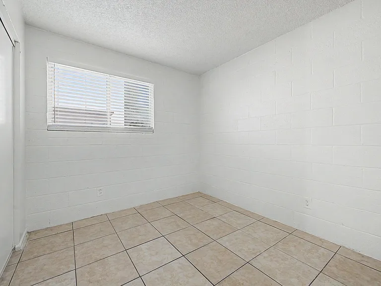 9514 N. 8th St — Photo 43