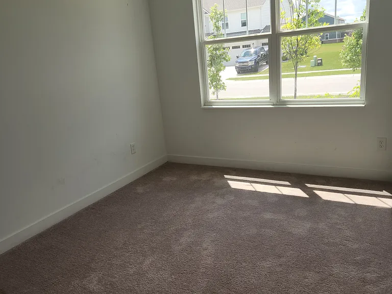 19419 Clive St — Photo 17
