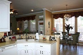 5th image of 2601 Redfield Dr