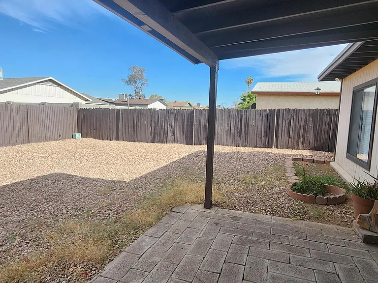 9002 W Roma Ave — Photo 25