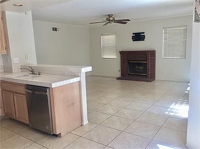 4th image of 1577 Dawson Dr