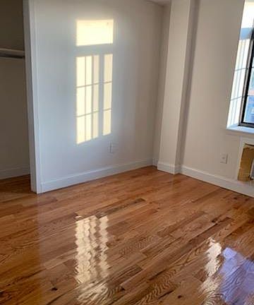 3rd image of 4012 Bronxwood Ave