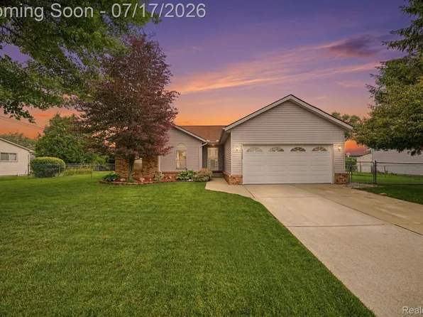 33890 Walter St, Clinton Township, MI 48035